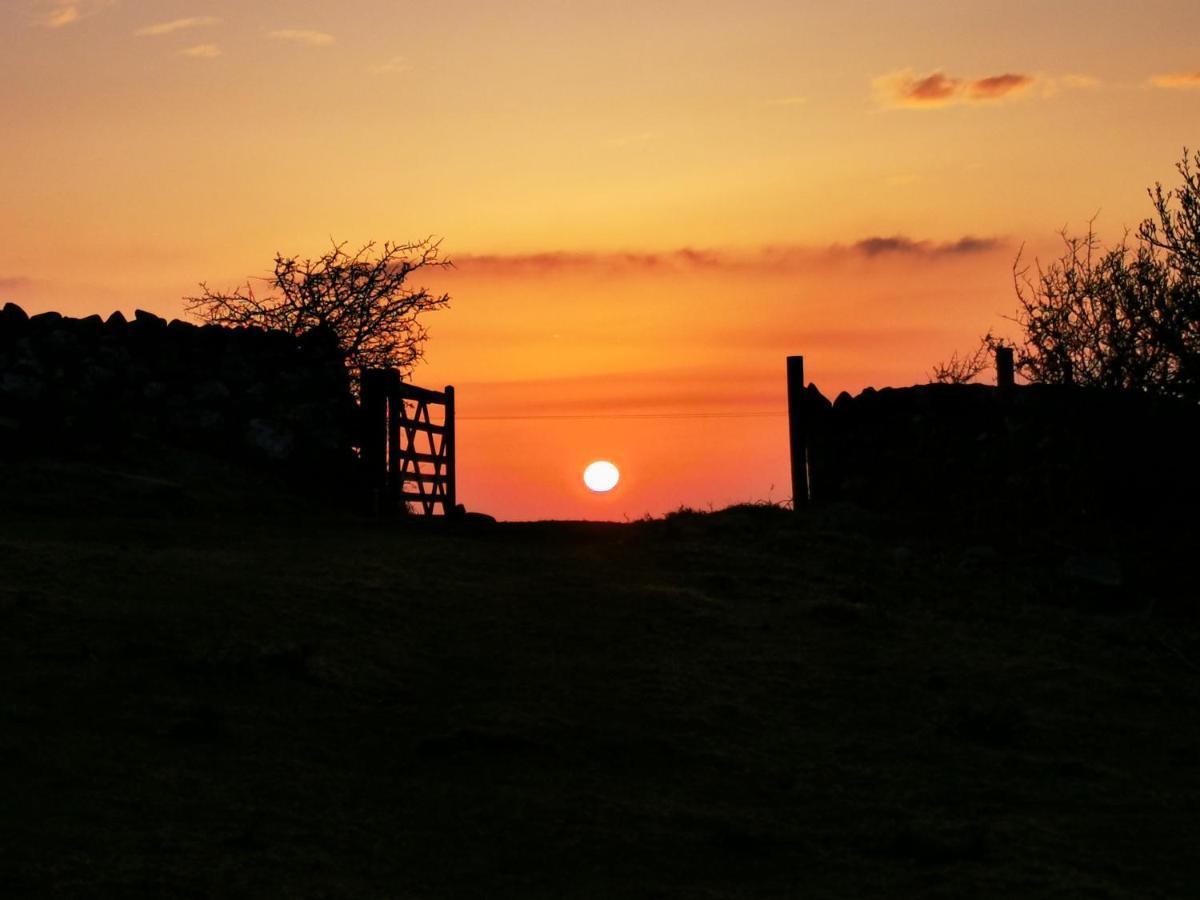 Ty Gwennol Near Gilfach Goch Appartement Llanbedr  Buitenkant foto