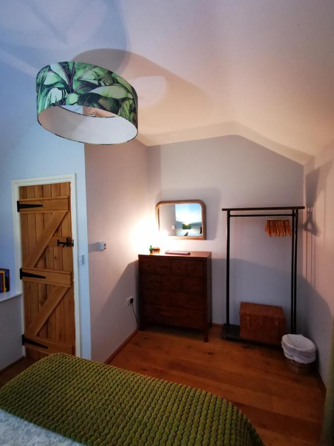 Ty Gwennol Near Gilfach Goch Appartement Llanbedr  Buitenkant foto