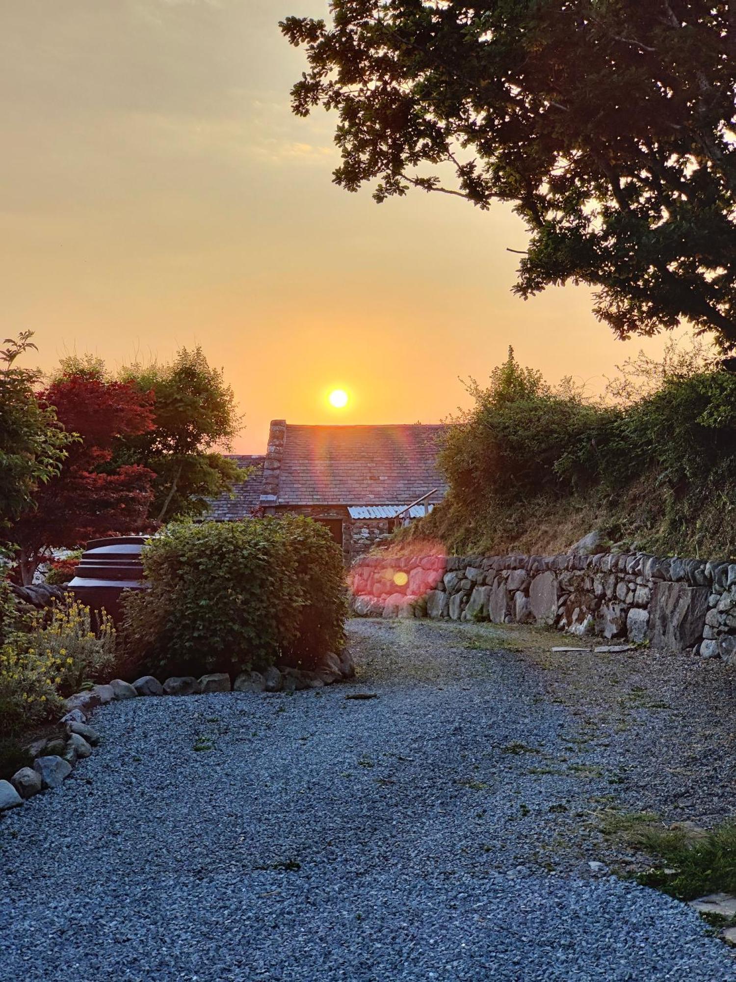 Ty Gwennol Near Gilfach Goch Appartement Llanbedr  Buitenkant foto